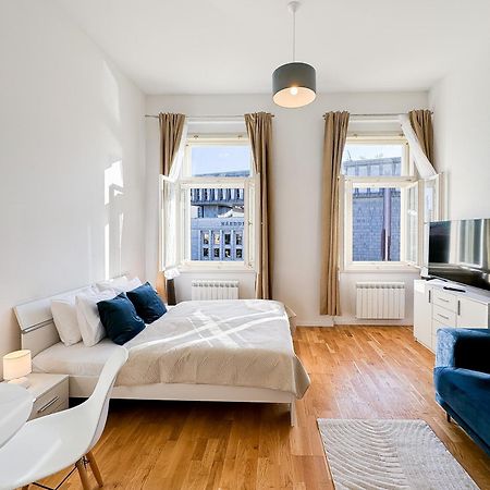 Turnkey I Wenceslas Square Apartments 布拉格 外观 照片