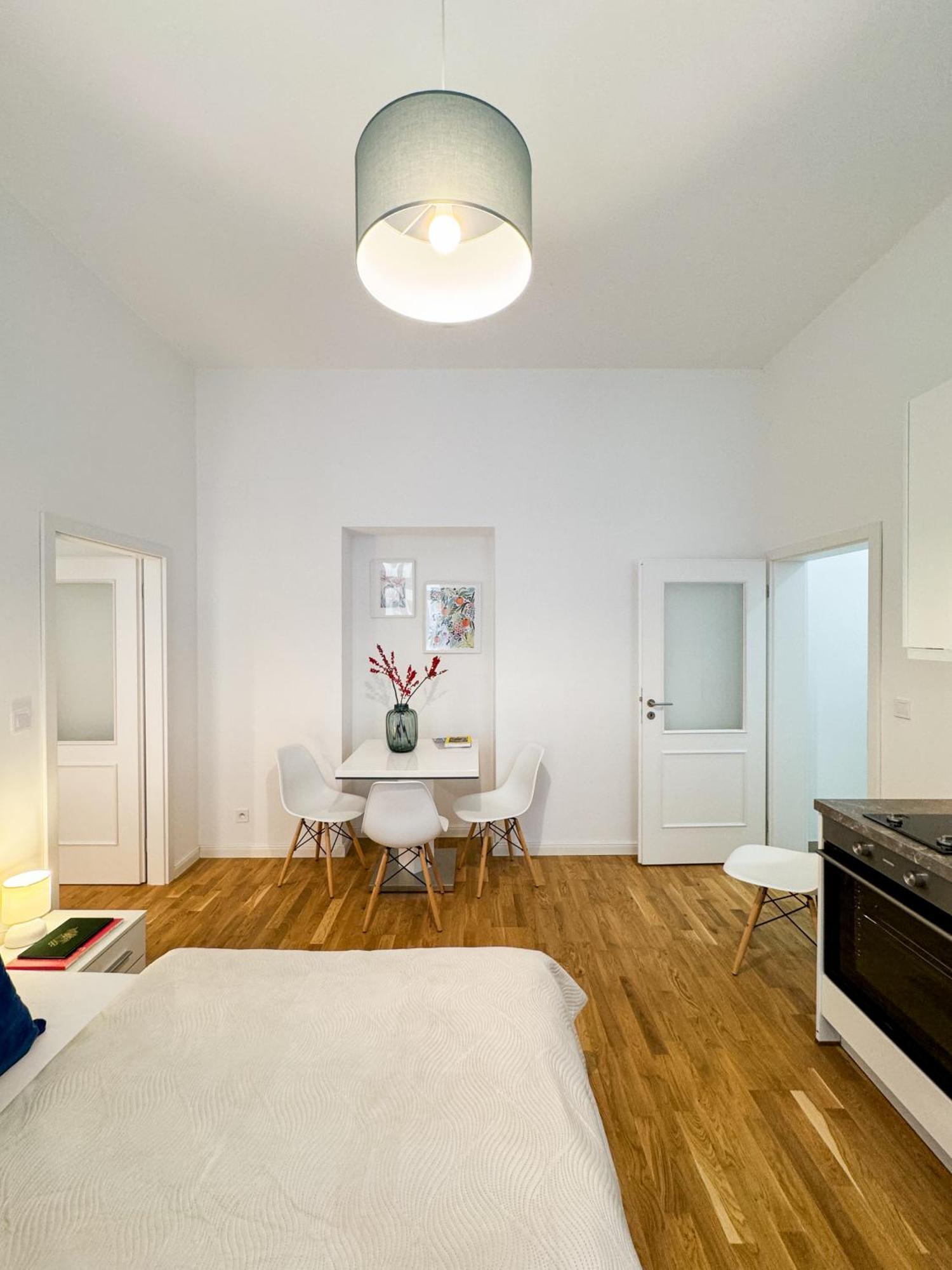 Turnkey I Wenceslas Square Apartments 布拉格 客房 照片